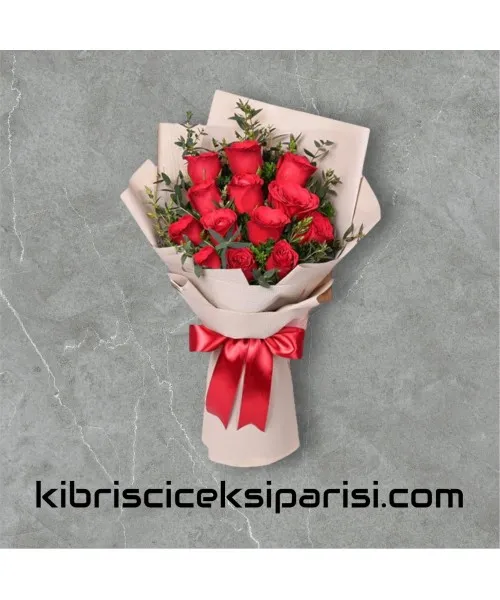 13 Kırmızı Gül Buketi 13 Kırmızı Gül Buketi